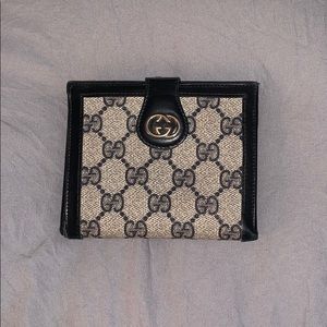 Vintage Gucci wallet